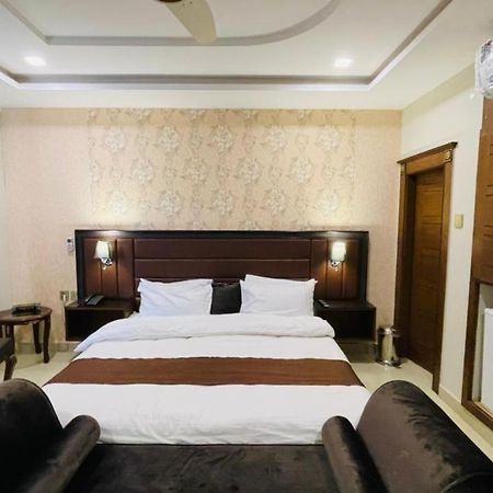 Golden Sand Hotel رحيم يار خان المظهر الخارجي الصورة