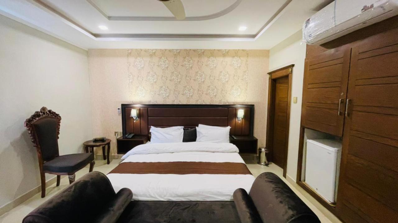Golden Sand Hotel رحيم يار خان المظهر الخارجي الصورة