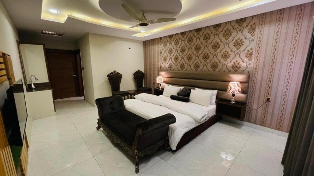 Golden Sand Hotel رحيم يار خان المظهر الخارجي الصورة