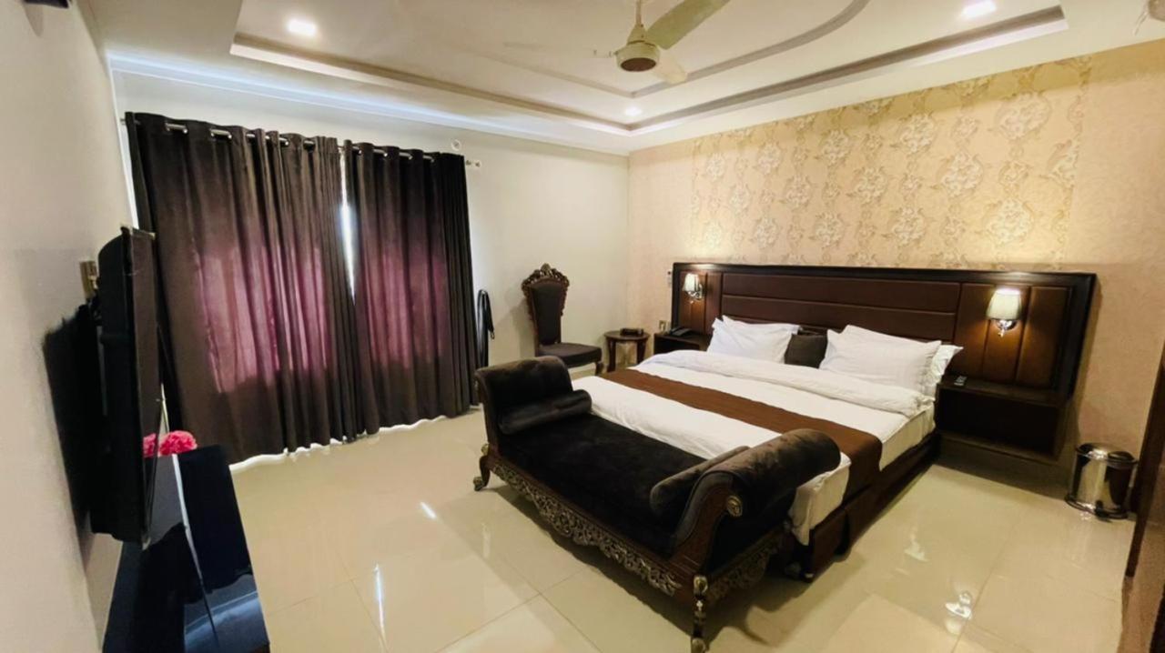 Golden Sand Hotel رحيم يار خان المظهر الخارجي الصورة
